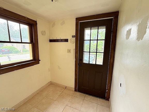 4th image of 1587 E 3rd St
