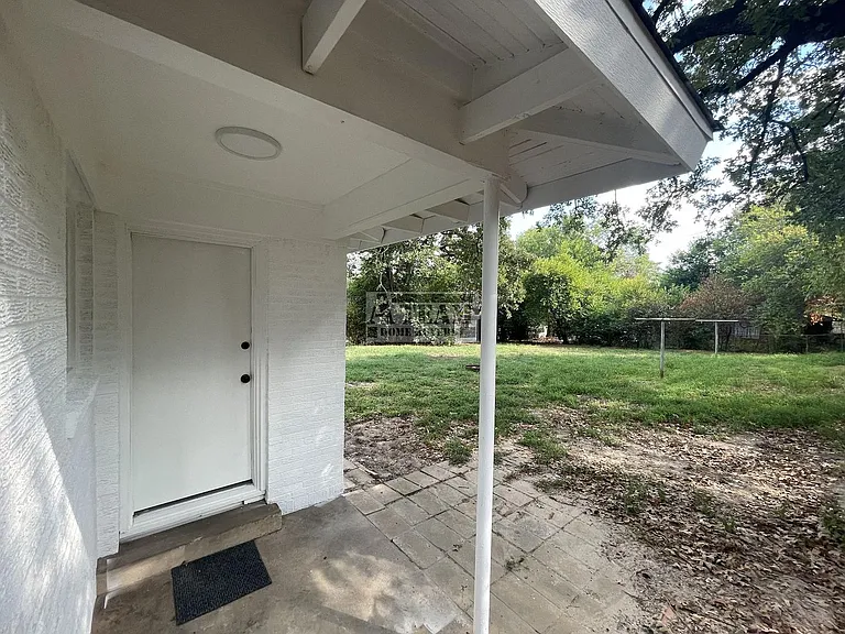 505 Highland Dr — Photo 7