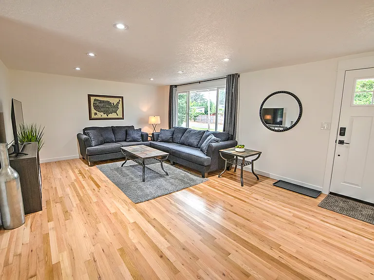 5901 NW Cherry St — Photo 7