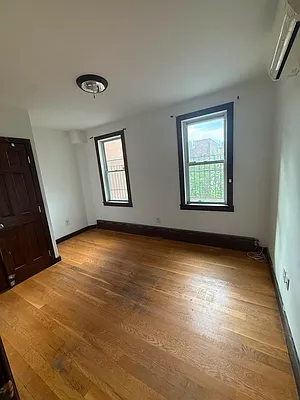 Bedroom, photo 1