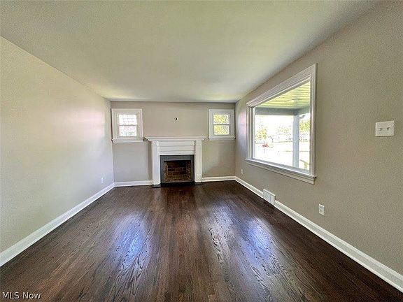 5th image of 6952 Glendale Ave