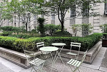 Rented by Coldwell Banker Warburg