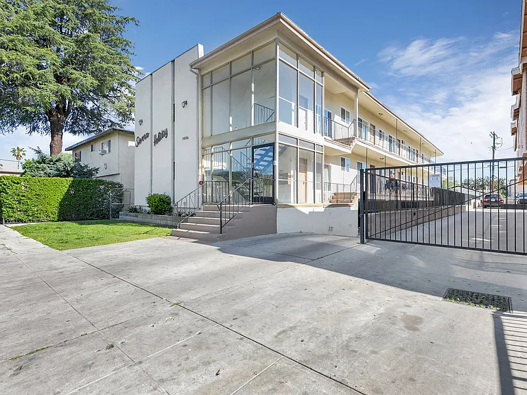 14106 Delano Street — Photo 12