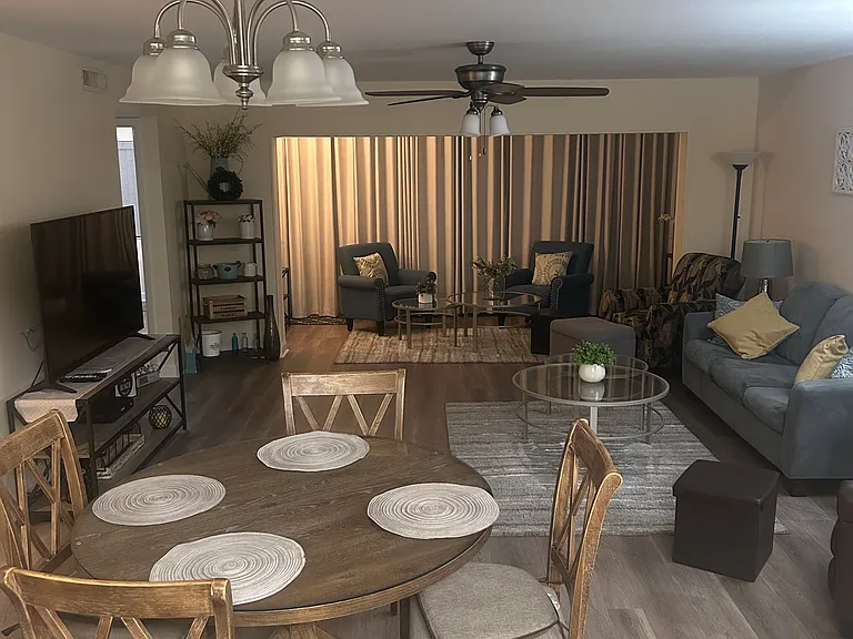 5673 Ashton Lake Dr — Photo 32