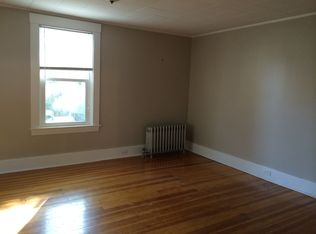 8 Warren Ave, North Smithfield, RI 02896