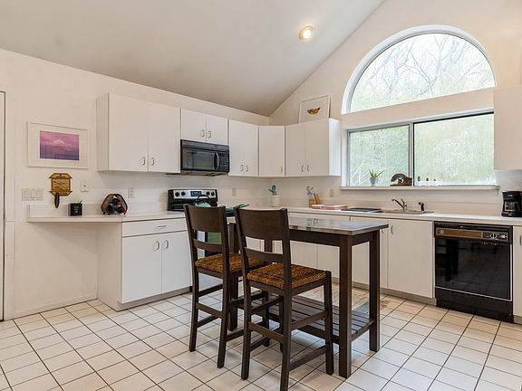 2nd image of 155 Sea Farm Ln