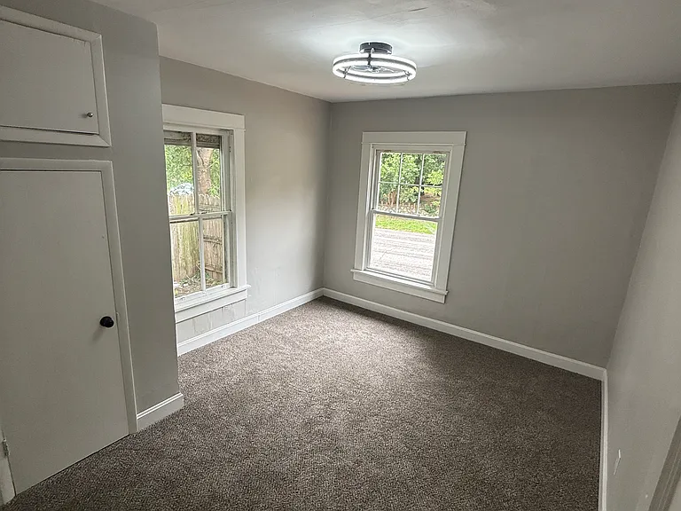 1720 Howard St — Photo 11