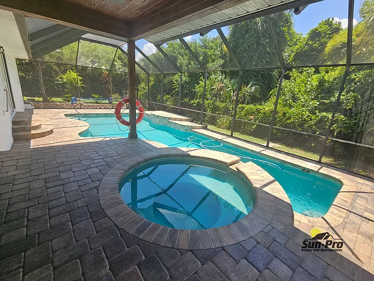 139 Riverwalk Ct — Photo 31