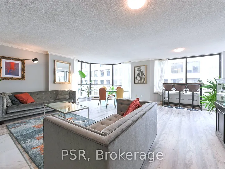 280 Simcoe St #1402 — Photo 2