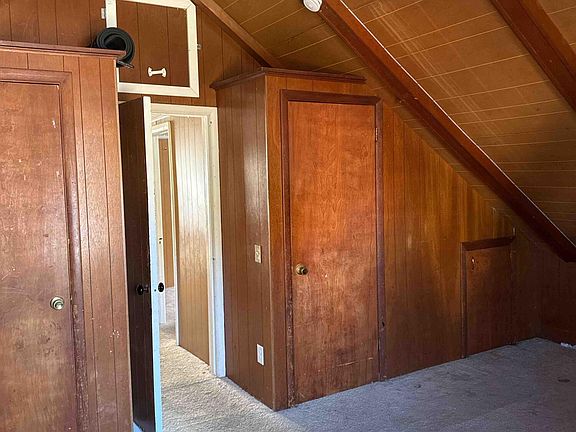 2nd image of 1109 Hays Park Ave