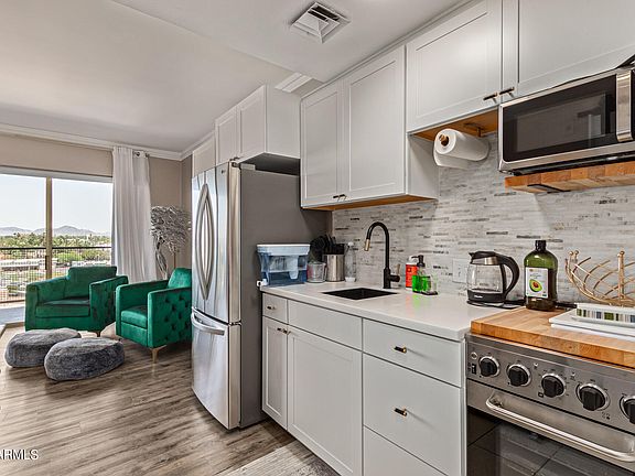 4th image of 4750 N CENTRAL Avenue #7L