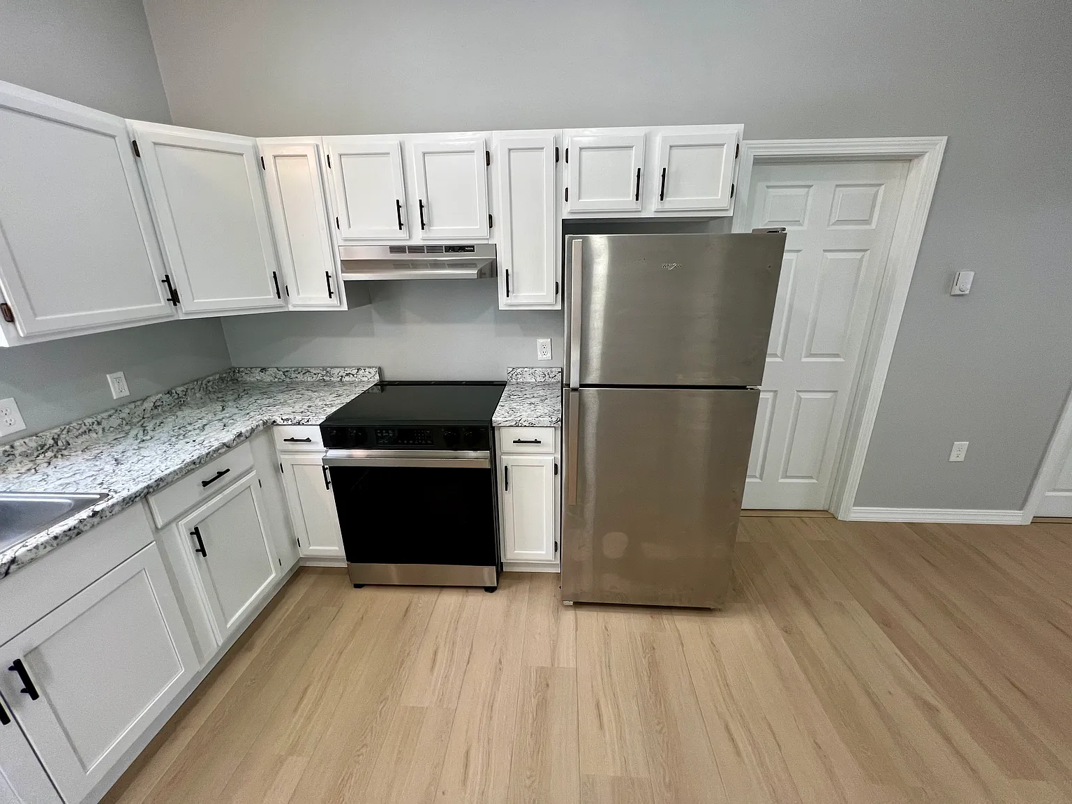 2 bed, 1.5 bath, 1000 sqft, $2,400 — Photo 4