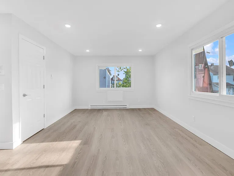 557 S Broad St #C3 — Photo 8