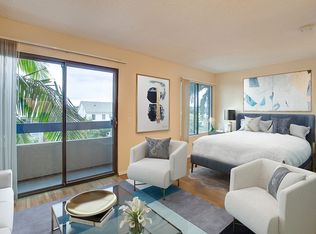 Regency Palm Court, Los Angeles, CA 90019