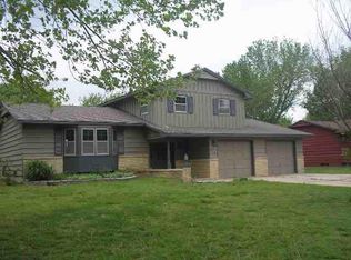 351 S 2nd St, Clearwater, KS 67026