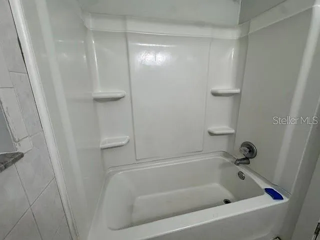 2976 Poplar St — Photo 9