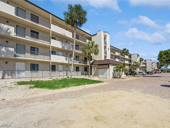 3rd image of 979 E Gulf Dr Unit 543