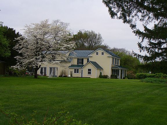 A bucolic setting; nestled in Nrth.Balt.Cty in steeplechase country.