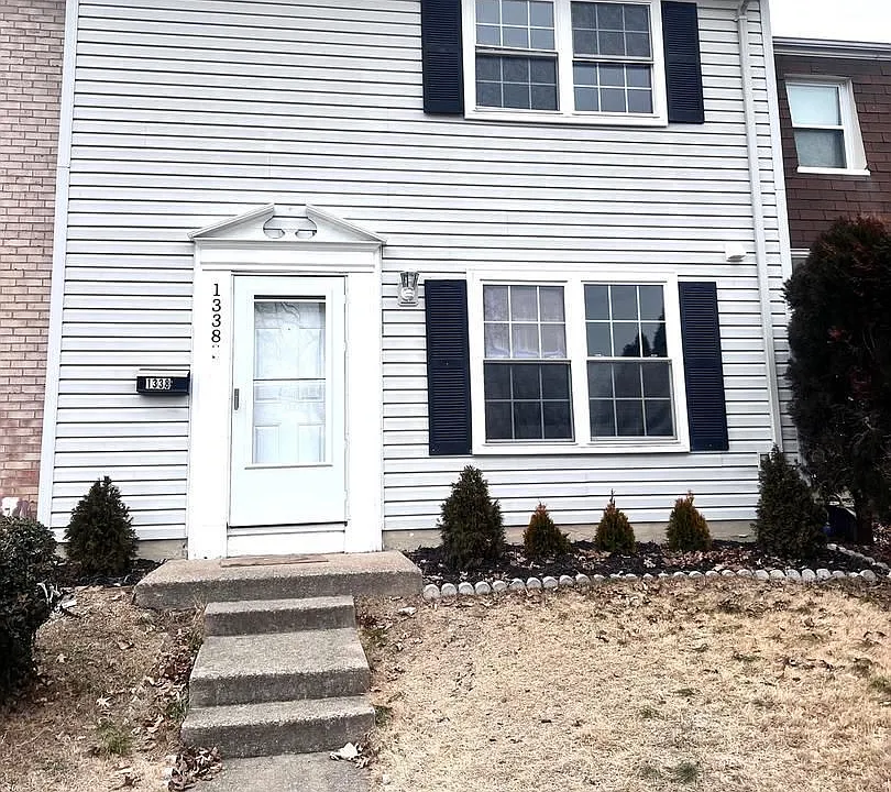 1338 Redbud Ct