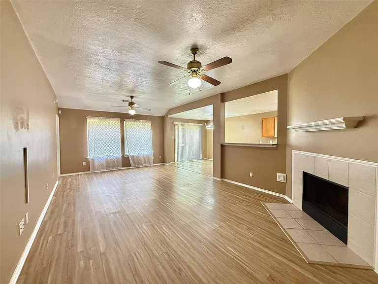 17318 Glenmorris Dr — Photo 4