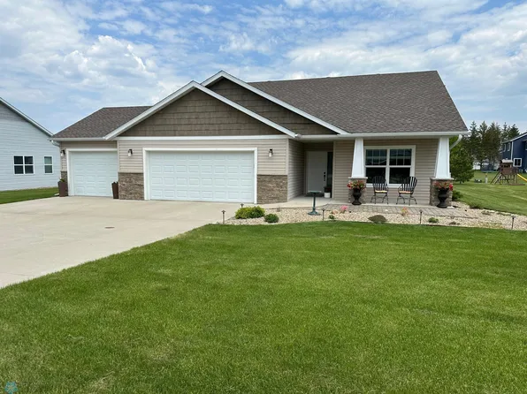 879 Longview Dr, Detroit Lakes, MN 56501