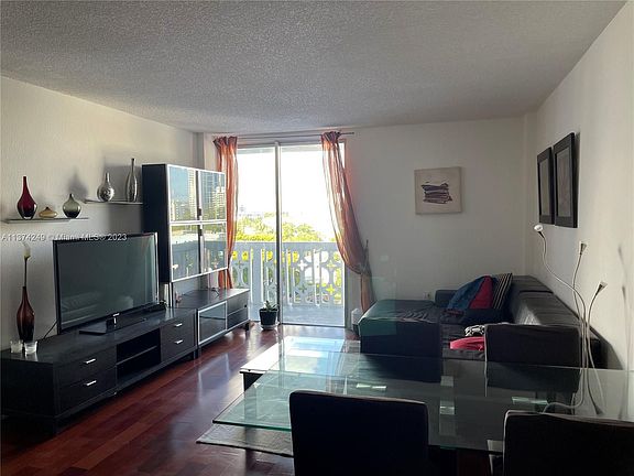 3rd image of 1020 Meridian Ave APT 615