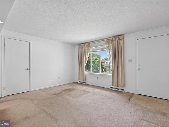 2nd image of 1440 Equestrian Dr