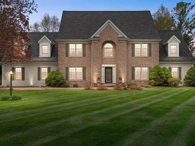 126 Hickory DRIVE, Delafield, WI, 53018