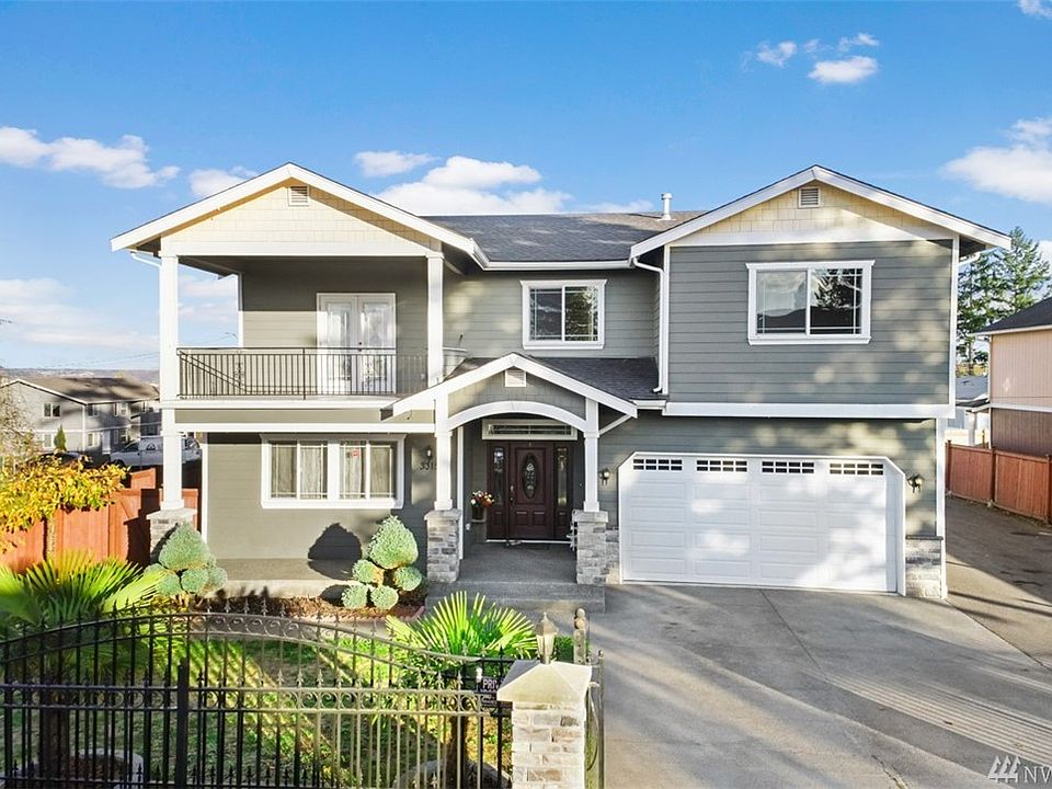 This gorgeous custom built home is "Like New". Literally a few short blocks to I-5, WA-16 access & downtown Tacoma. Have the feel of privacy at the end of a dead end road yet easy access.  Fully fenced yard with rod iron secured gates on both sides. 