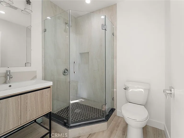 10730 Strathern St — Photo 24