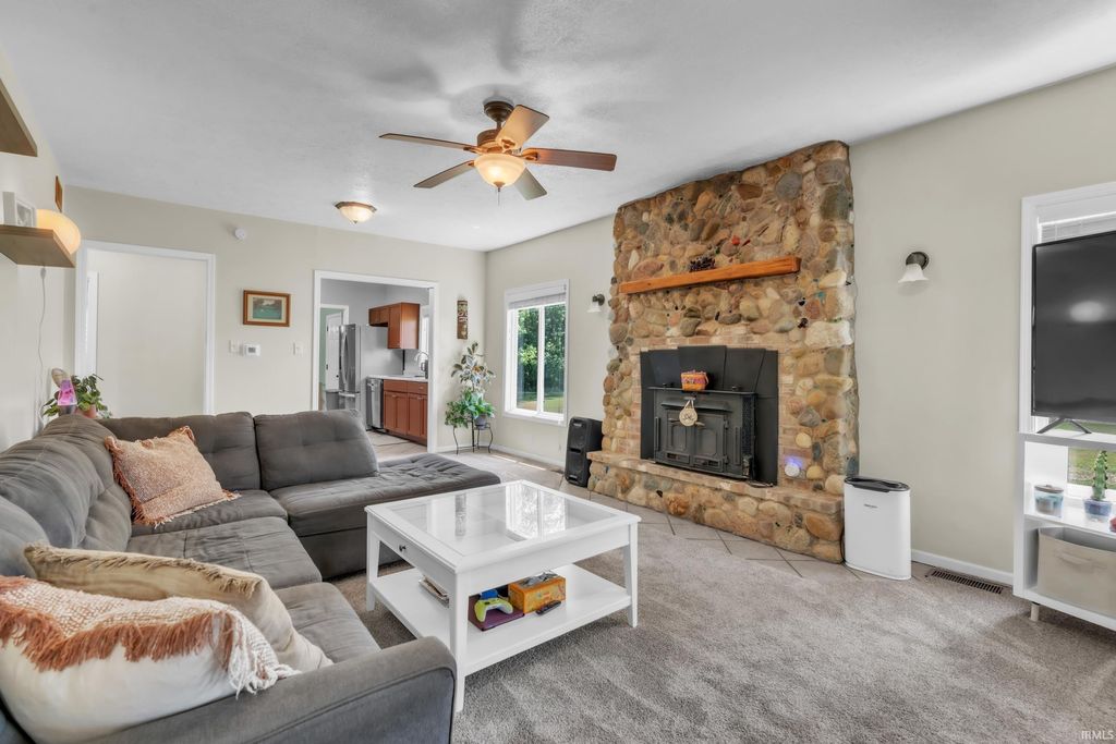761 S Dixie Dr, North Webster, IN - More
