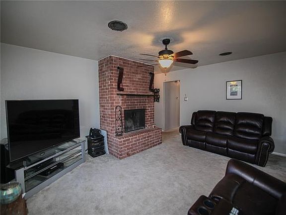 4th image of 1418 Glenhaven Dr