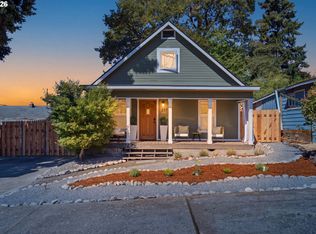 207 N Oak St, Bingen, WA 98605