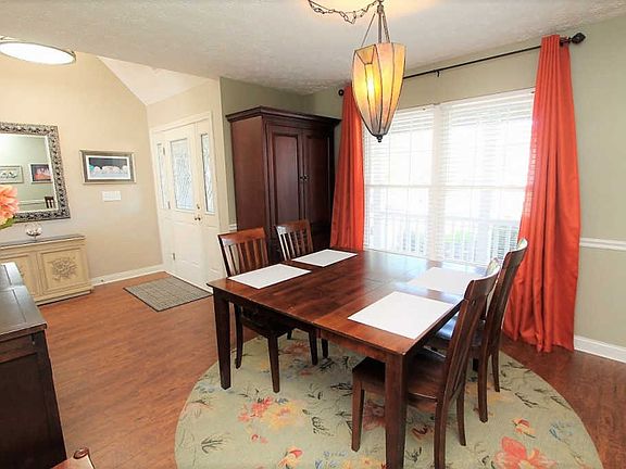 3rd image of 4413 Amesbury Dr