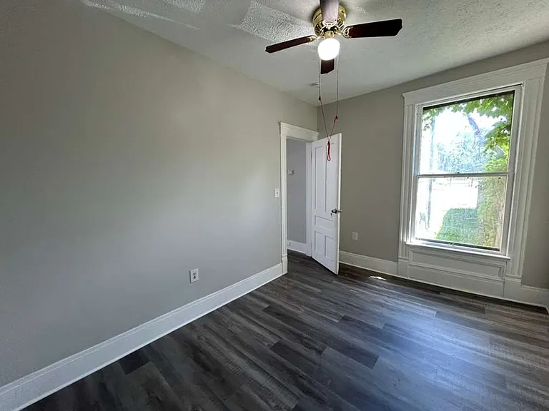 9300 Madison Ave — Photo 10