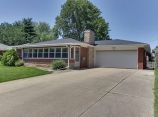 12 Woodruff Dr, Farmer City, IL 61701