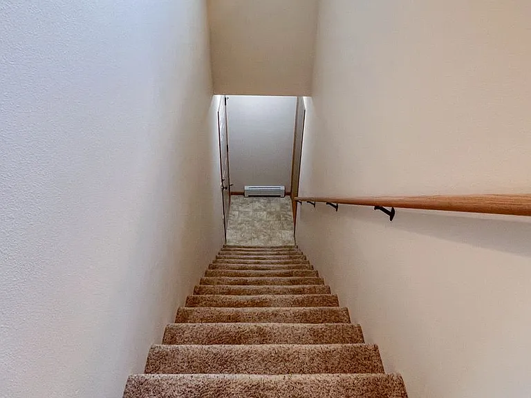 1201 N Memorial Drive 2401 Semling Dr — Photo 28