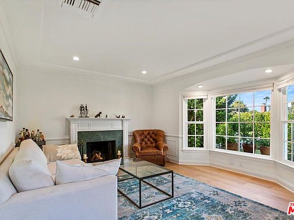 5th image of 8347 Kenyon Ave