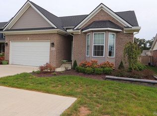 25931 King Rd, Brownstown, MI 48174