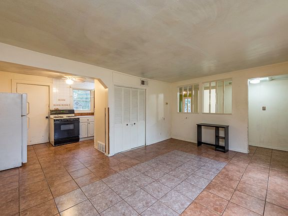 4th image of 2407 20th St