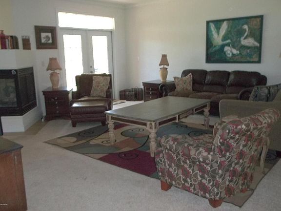 5th image of 206 Club House Dr W