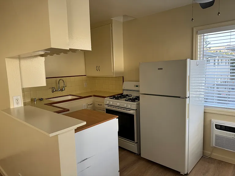 808 Cohasset Ct — Photo 6