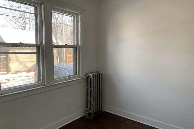 1092 Beaconsfield Ave — Photo 10