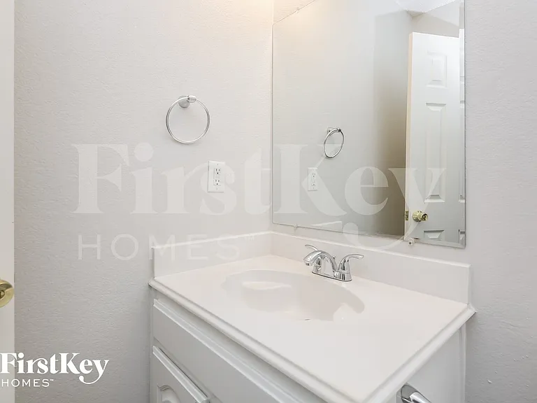 2124 Twin Creek Ln — Photo 14