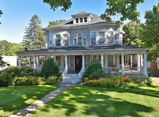 112 6th St NW APT 2, Faribault, MN 55021