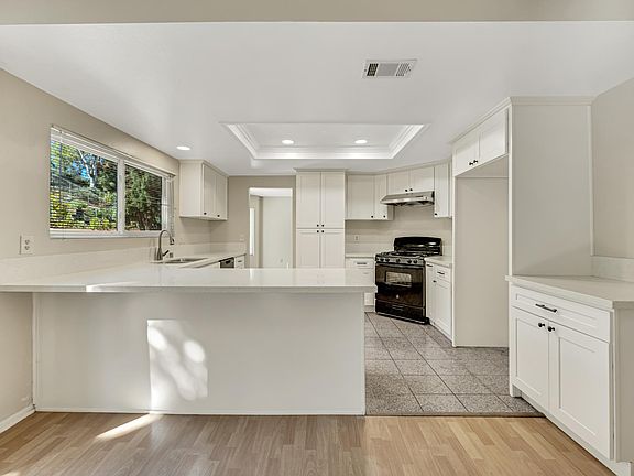 5th image of 19360 Windrose Dr