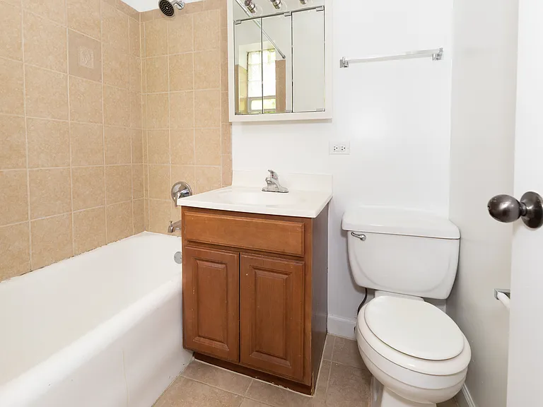 2046 N. Orleans — Photo 10