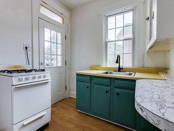 4th image of 275 Lelia St #1