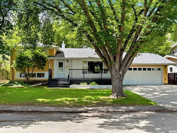 24 Davidson CRESCENT, Regina, SK S4S 4S9
