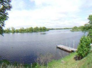 975 N River Rd, Buffalo City, WI 54622